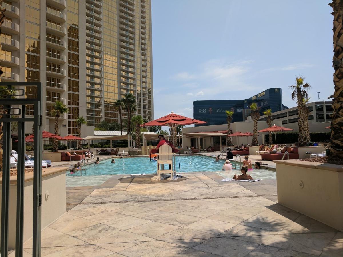Strip & Sphere View - Separate Living Room - 2 Full Bath - Full Kitchen - Balcony - 900 Sqft - Mgm Signature Las Vegas Extérieur photo