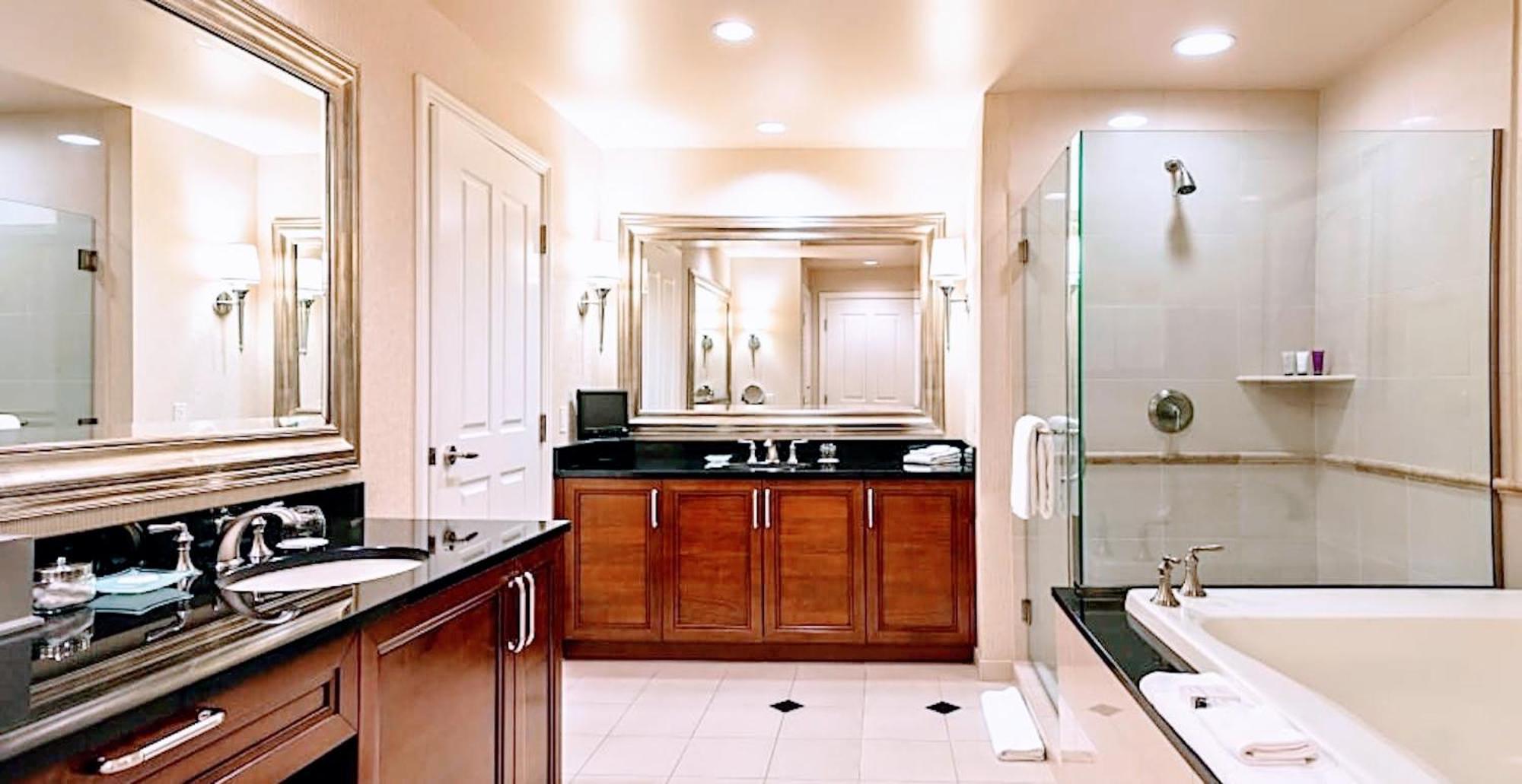 Strip & Sphere View - Separate Living Room - 2 Full Bath - Full Kitchen - Balcony - 900 Sqft - Mgm Signature Las Vegas Extérieur photo