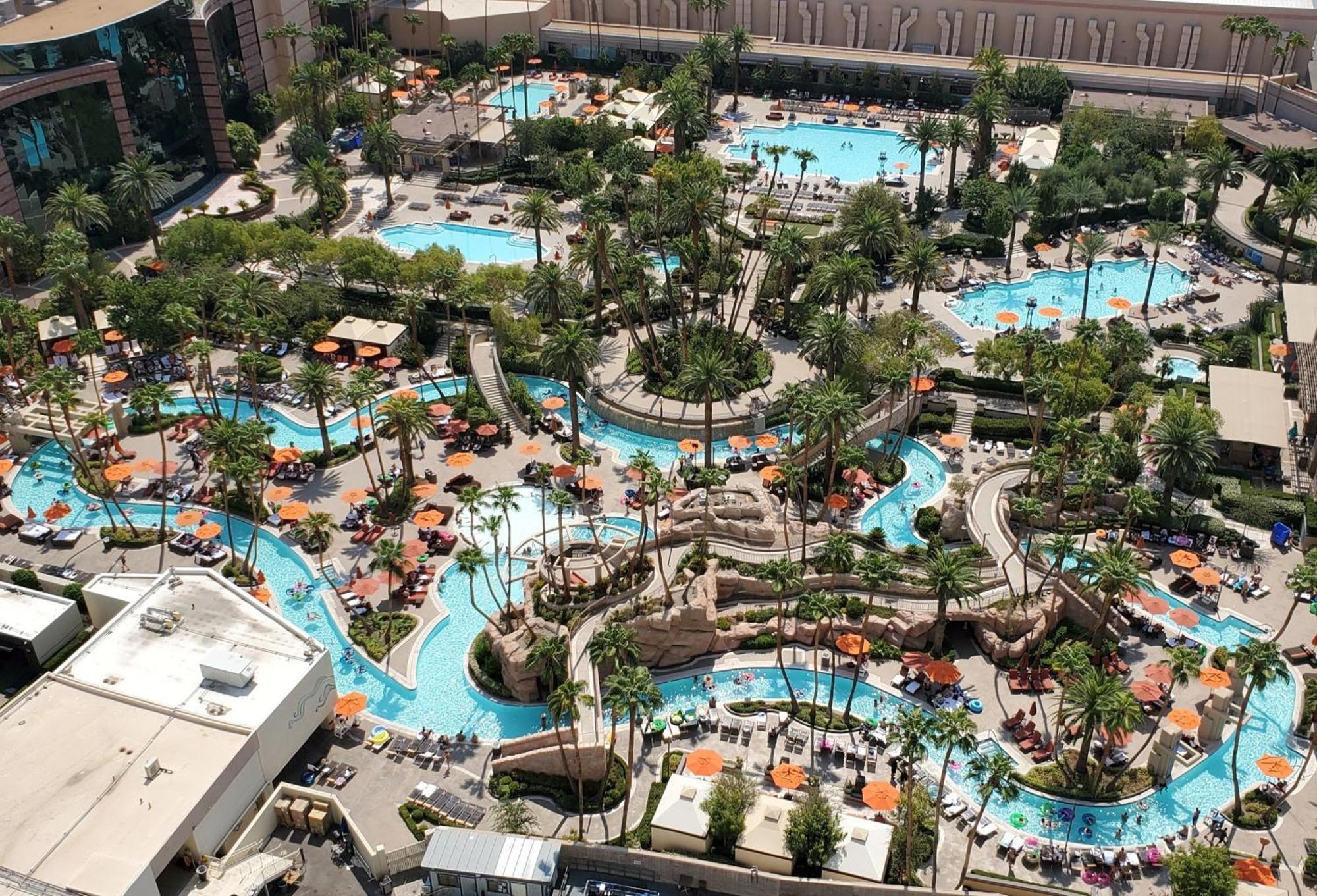 Strip & Sphere View - Separate Living Room - 2 Full Bath - Full Kitchen - Balcony - 900 Sqft - Mgm Signature Las Vegas Extérieur photo
