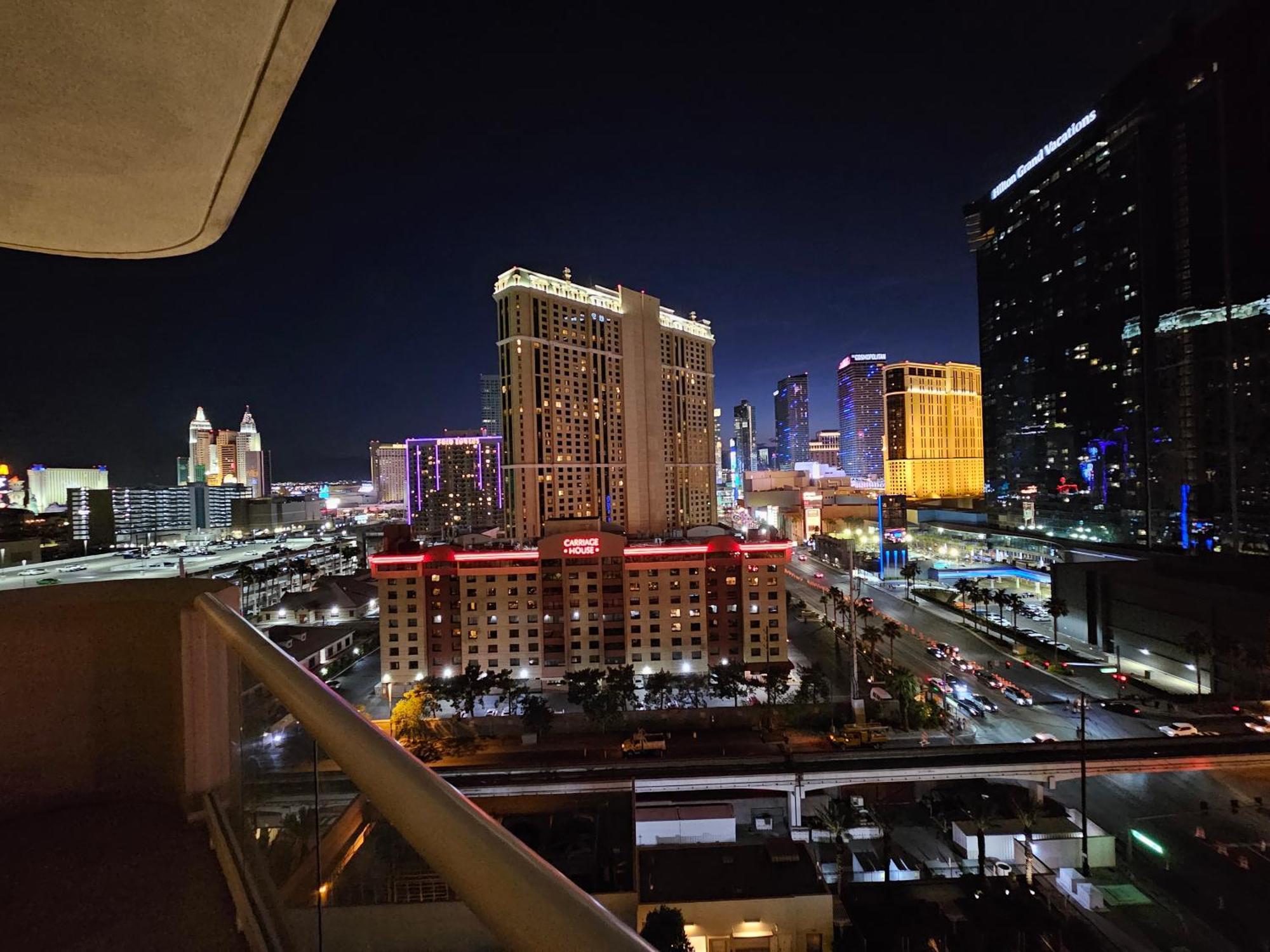 Strip & Sphere View - Separate Living Room - 2 Full Bath - Full Kitchen - Balcony - 900 Sqft - Mgm Signature Las Vegas Extérieur photo